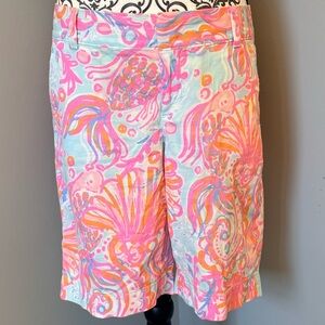 Lilly Pulitzer Bermuda Shorts Pink Blue Tropical Print Size 10